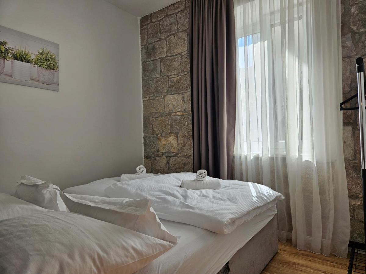 Heritage Stone Wall Split Kültér fotó